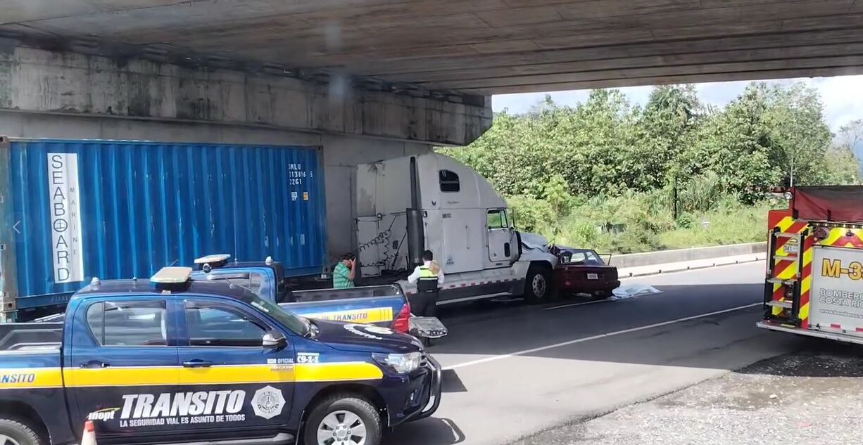 Pareja muere en choque en Río Frío. Foto cortesía.
