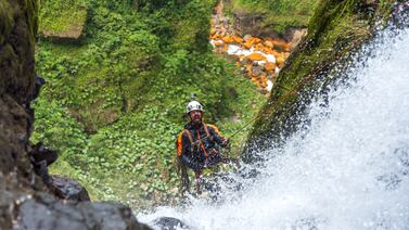 ¿Es permitido hacer Canyoning en Turrialba? El deporte que casi cobra la vida de una española