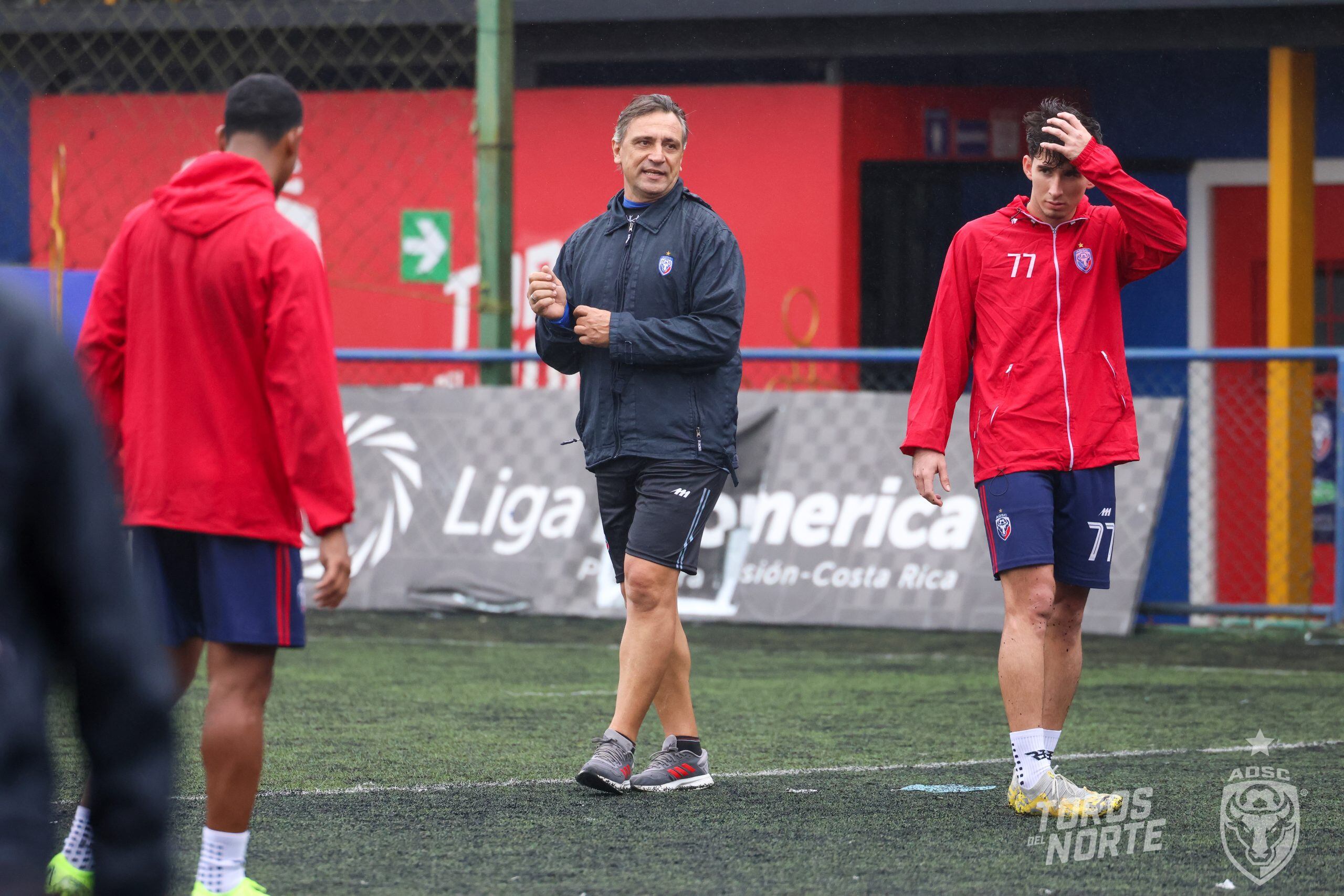 Martín Arriola, San Carlos