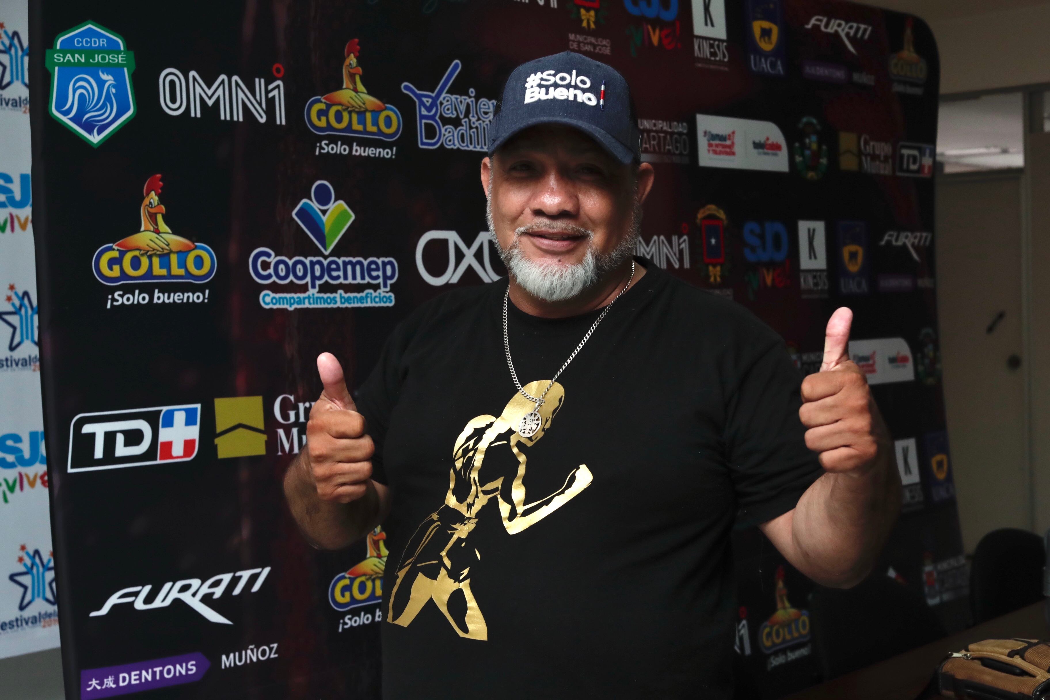 08/11/2019, San José, Municipalidad de San José, conferencia de prensa del pesaje de la boxeadora Yokasta Valle previo a su pelea, también el pesaje de David Jiménez, Jennifer Rodriguez y Yeriel Ciesar que son parte de la velada boxistica. En la fotografía Marcos Delgado entrenador de Yokasta Valle. Fotografía José Cordero