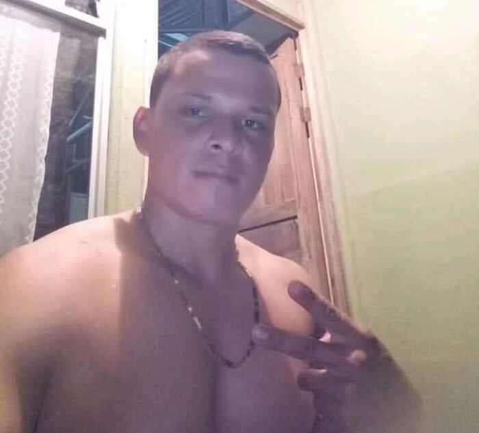 David Antonio Castillo Porras muere en Puntarenas arrollado por furgón luego de que su bicicleta pegó con la puerta abierta de un carro. Foto Andrés Garita.