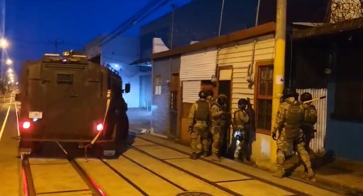 El OIJ realizó dos allanamientos, uno en Heredia y otro en Puntarenas para detener a los sospechosos. Foto OIJ.