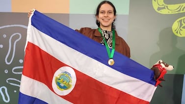 Juega Xbox, escucha rock pesado y acaba de ganar una medalla de oro en la Olimpiada Iberoamericana de Biología