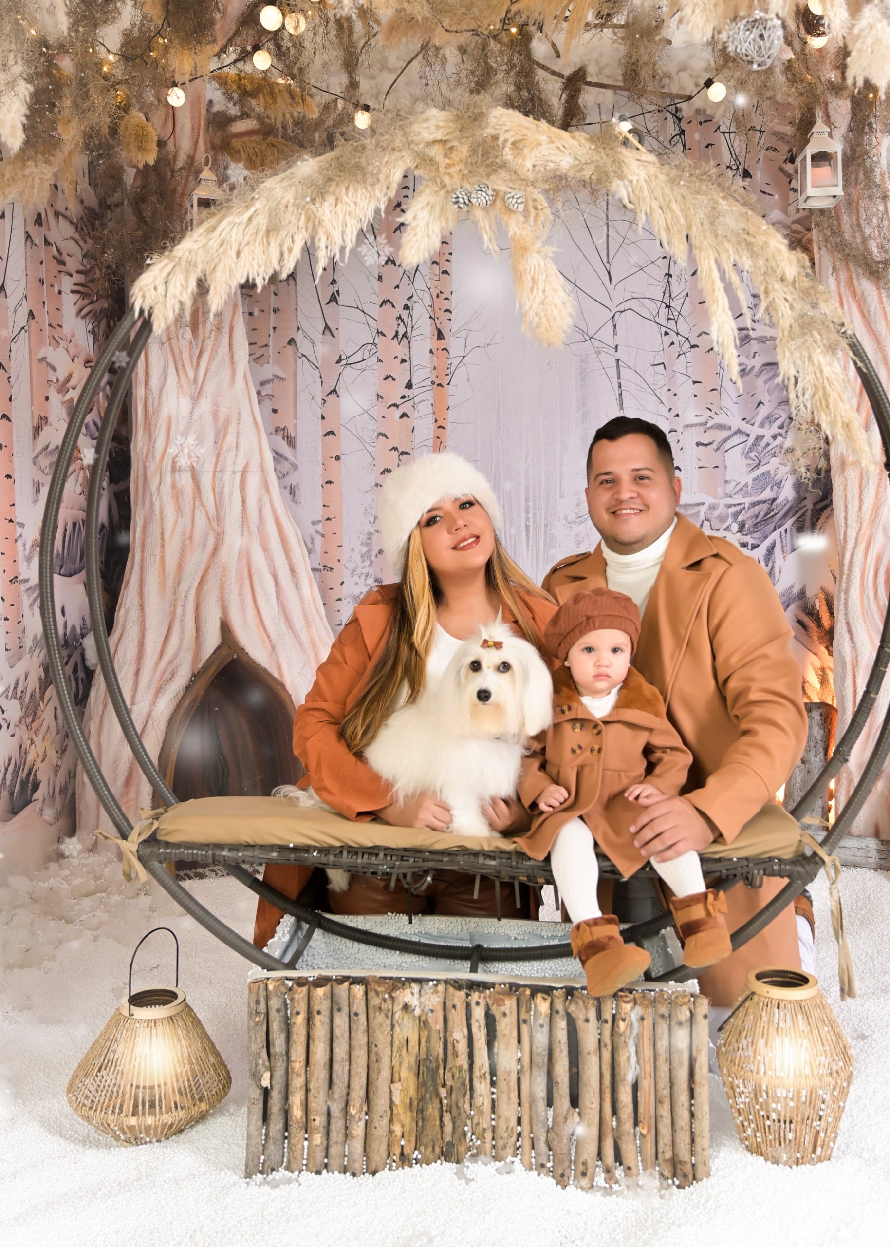 Mariano García Cerna, fotógrafo profesional dueño del estudio fotográfico Tony, un estudio que tiene 40 años, nos confirma que las fotos familares con perros y gatos aumentaron después de la pandemia