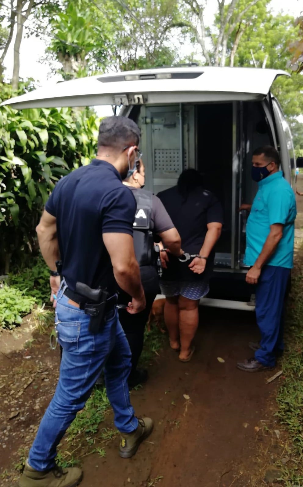 Detienen a sospechosos de robar 120 anillos de oro en Grecia. Foto OIJ.