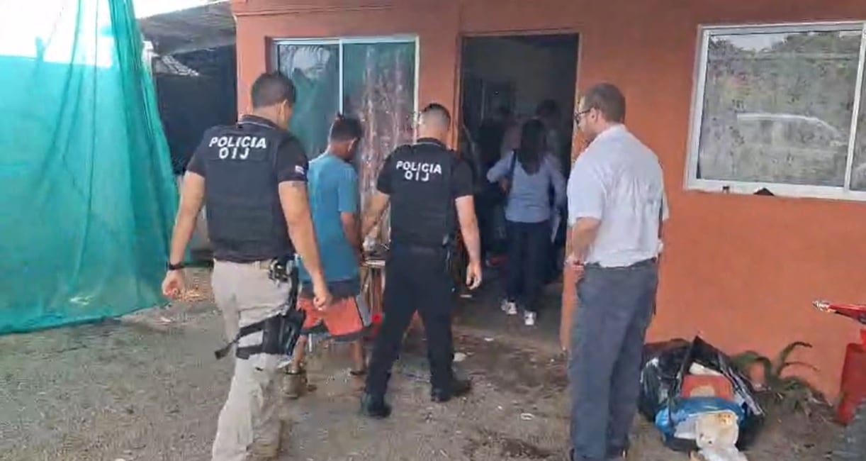 El hombre fue detenido poco después en el hospital al que había sido llevado.