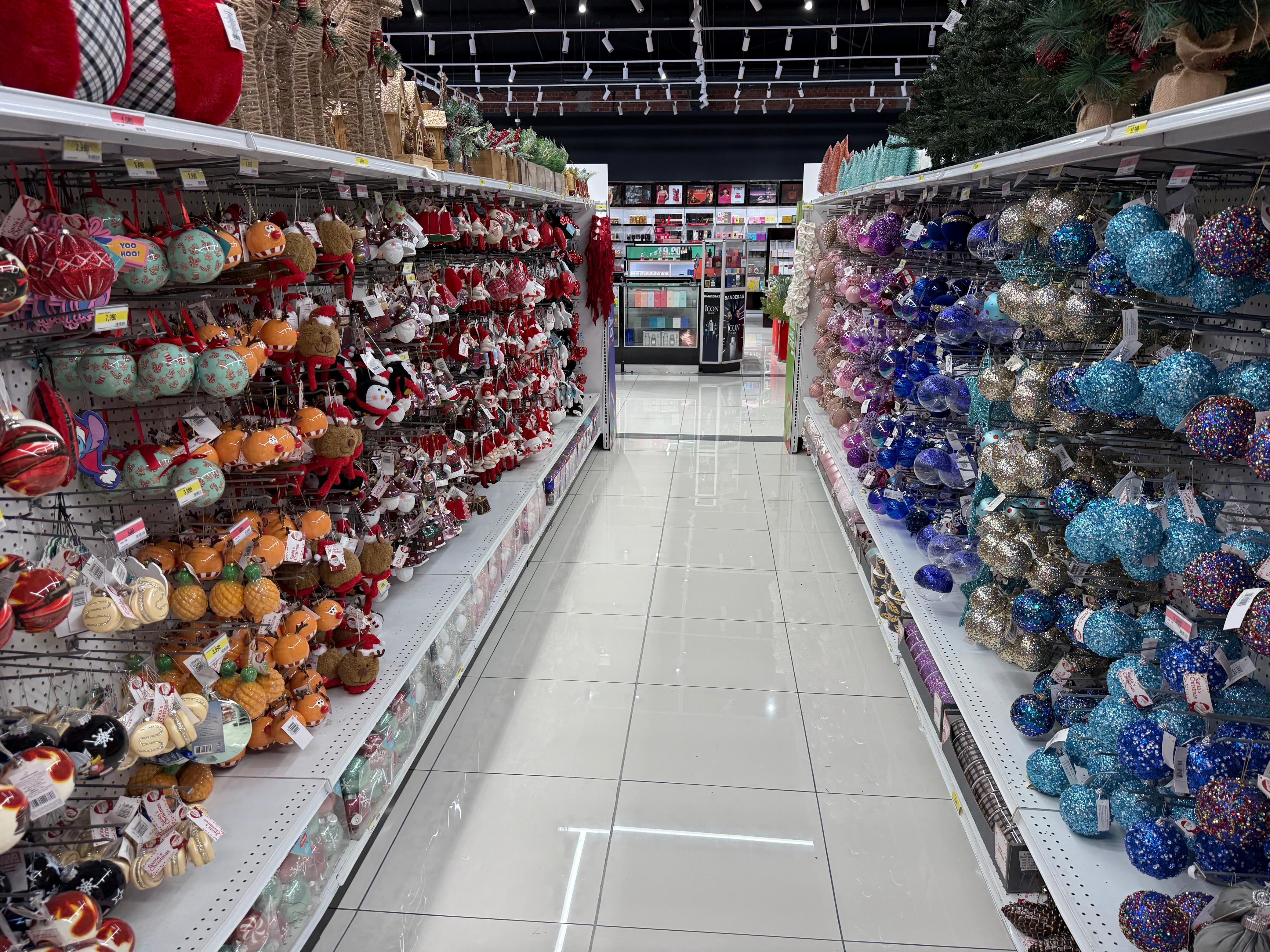 El 25 de setiembre las Tiendas Universal inauguraron la Navidad 2025.