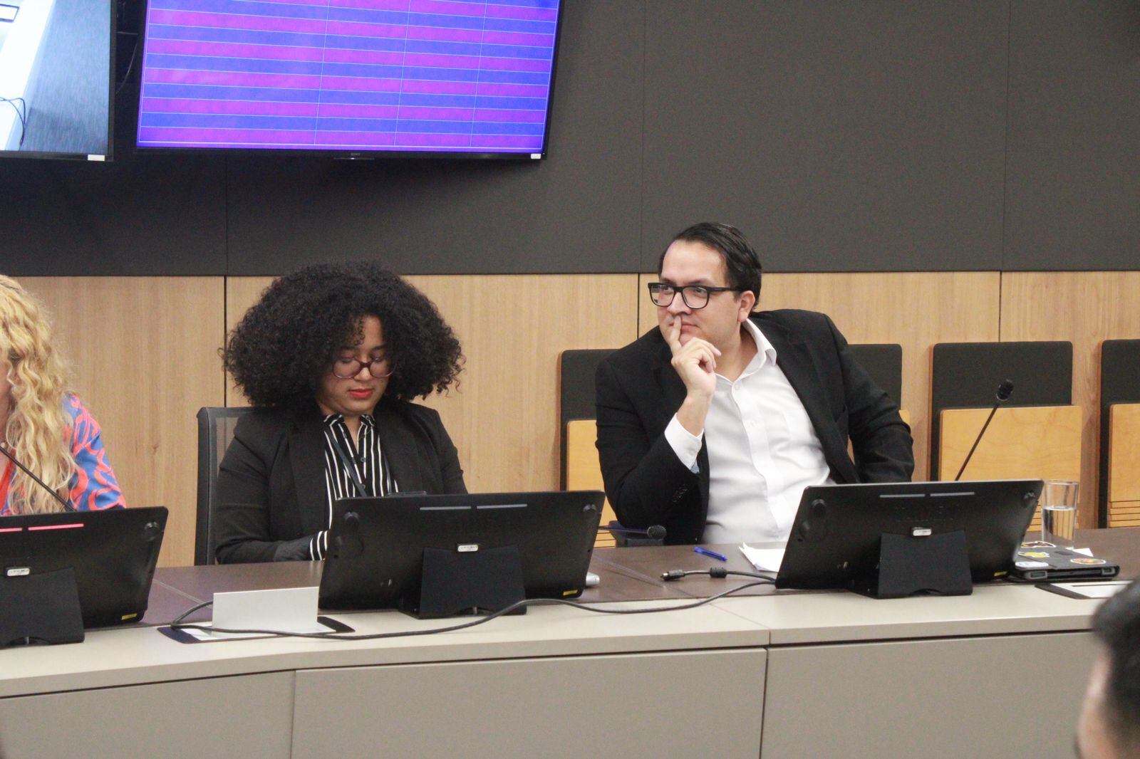 Sacerdotes se oponen a ley que les pide romper el secreto de confesión