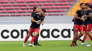 Herediano da vuelta en un minuto al golpe que exjugador del Saprissa le dio, vea los goles