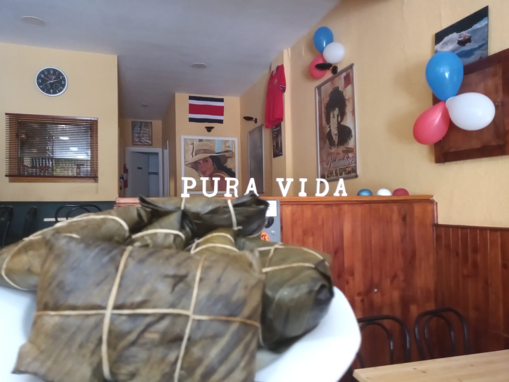 Después de 10 meses de haber enamorado a los madrileños con la cocina típica costarricense, la tica Giannina Ortega (quien nació y se crio en Hatillo 8) se decidió a emprender con la venta de nuestros platillos en el puro corazón de Madrid, España