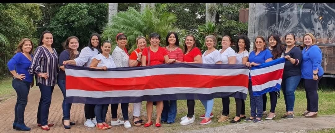 Ana Gabriela Solano Sandí tiene más de 33 años seguidos de hacer hasta lo imposible por ser la “novia” de Chayanne. Desde que tenía 4 años comenzó un viaje de amor con el puertorriqueño que hasta el día de hoy disfruta siendo la presidenta del fan club "Las Ticas" el más antiguo en el país con 41 años.