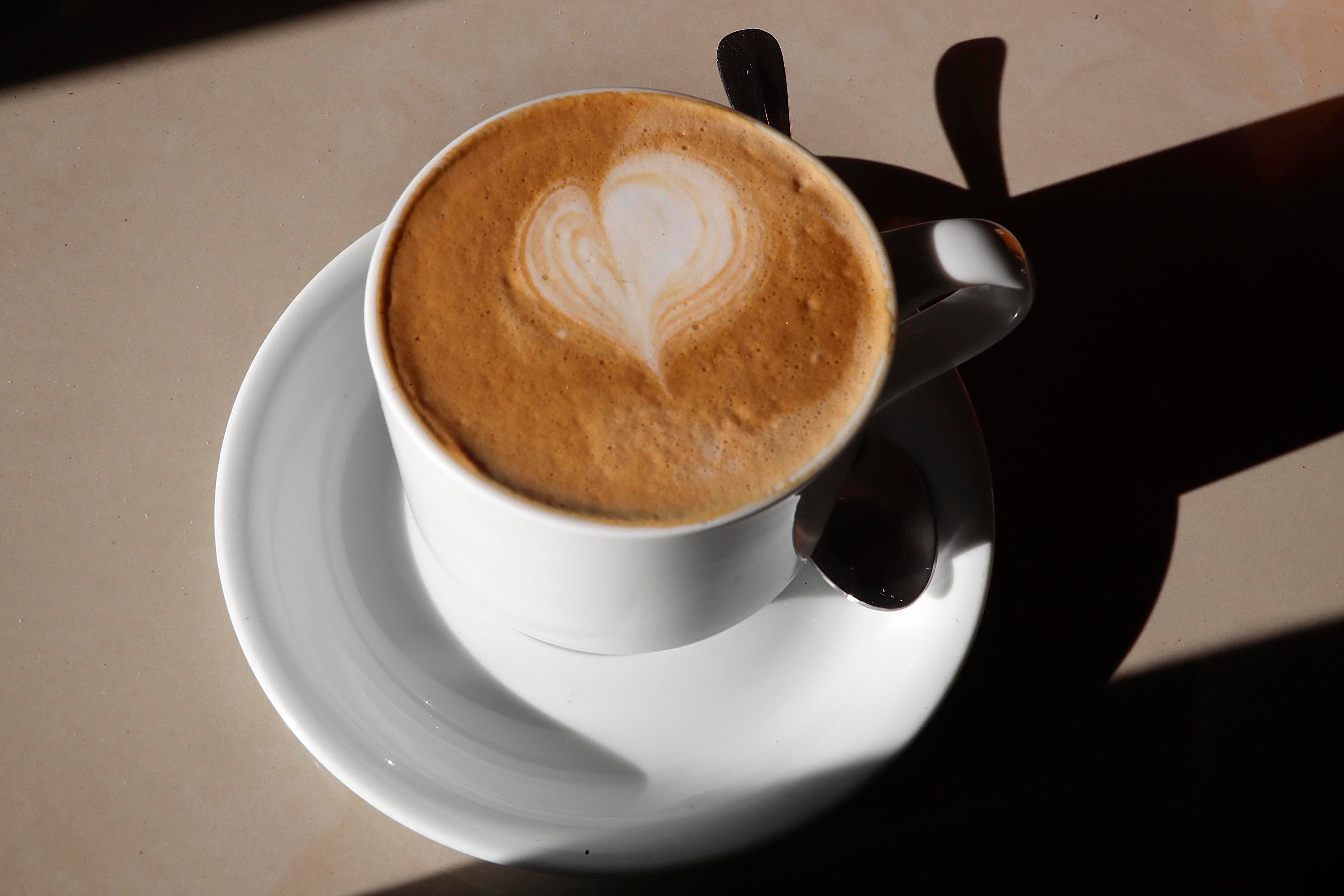 31/01/2024     Plaza Víquez. Desayunos, almuerzos, sandwiches, repostería, cafés y los famosos burritos de pinto para el desayuno, además de deliciosos postres, son solo parte del menú del restaurante, cafetería y soda, Ciao Caffe.