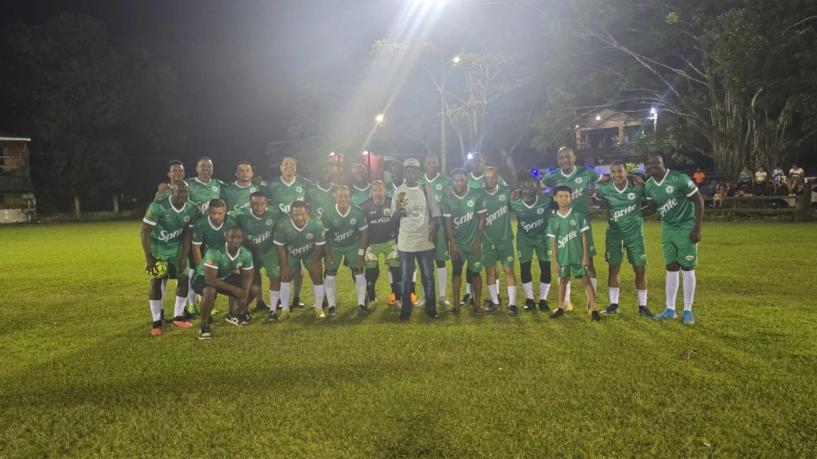 Jermaine Cruickshank formaba parte de Asodeli Veterans. Foto Facebook.