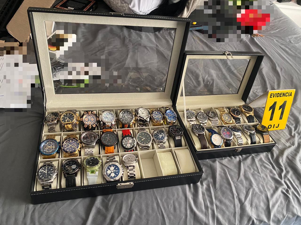 Dos españoles de apellidos León, de 41 años y Gómez de 42 años residentes en Costa Rica vivían entre lujos los cuales fueron decomisados por el OIJ. Foto: OIJ