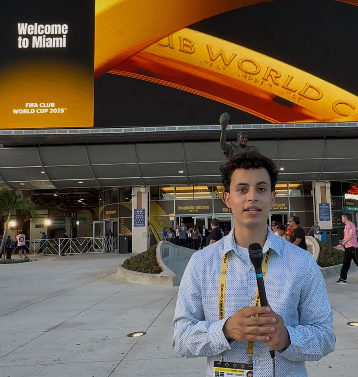 Andrés Jaime-Méndez tiene apenas 21 años y ya se está abriendo campo en una de las ligas más competitivas del mundo: el periodismo deportivo en Estados Unidos.