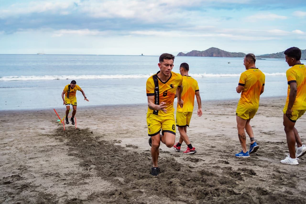 Kevin Cabezas estaba haciendo pretemporada con Liberia cuando se lo llevó Alajuelense. Foto: Prensa Municipal Liberia