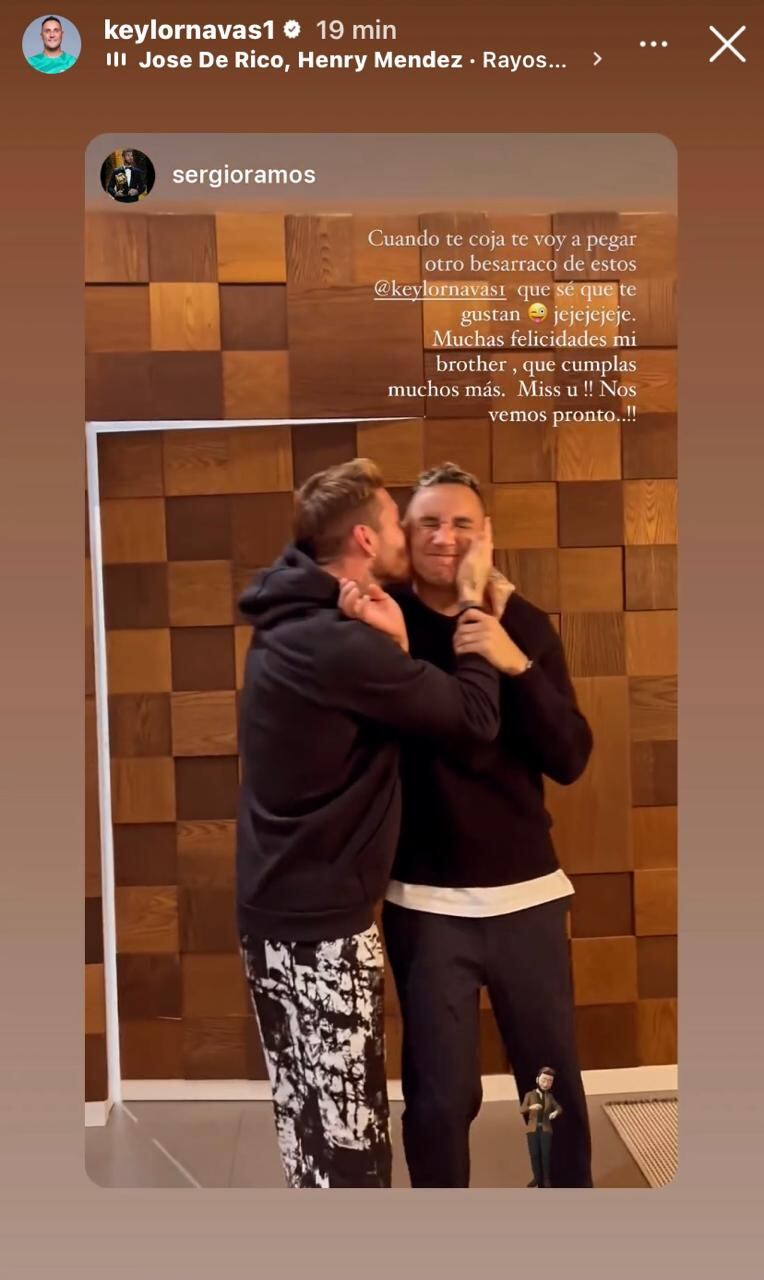 Keylor Navas fue felicitado por varios jugadores y exjugadores.