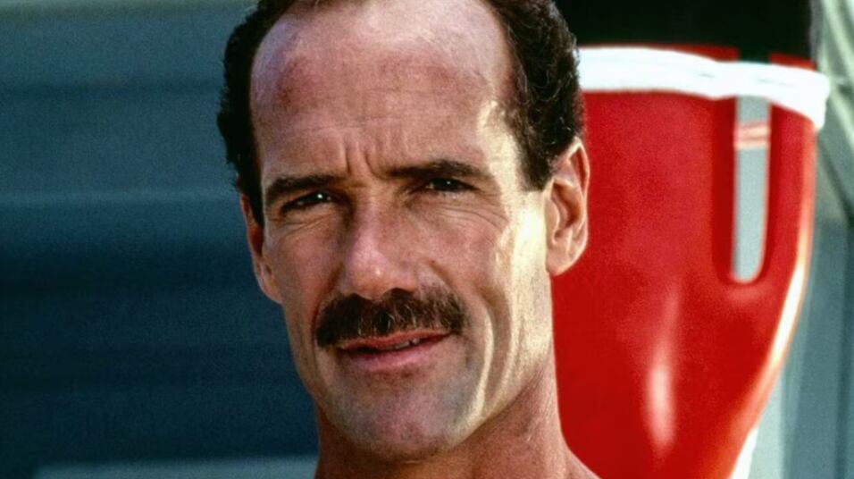 Muere Michael Newman, estrella de la serie Baywatch, a los 68 años. 20 de octubre de 2024