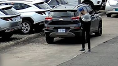 OIJ busca a hombre sospechoso de robar carro a plena luz del día en La Uruca