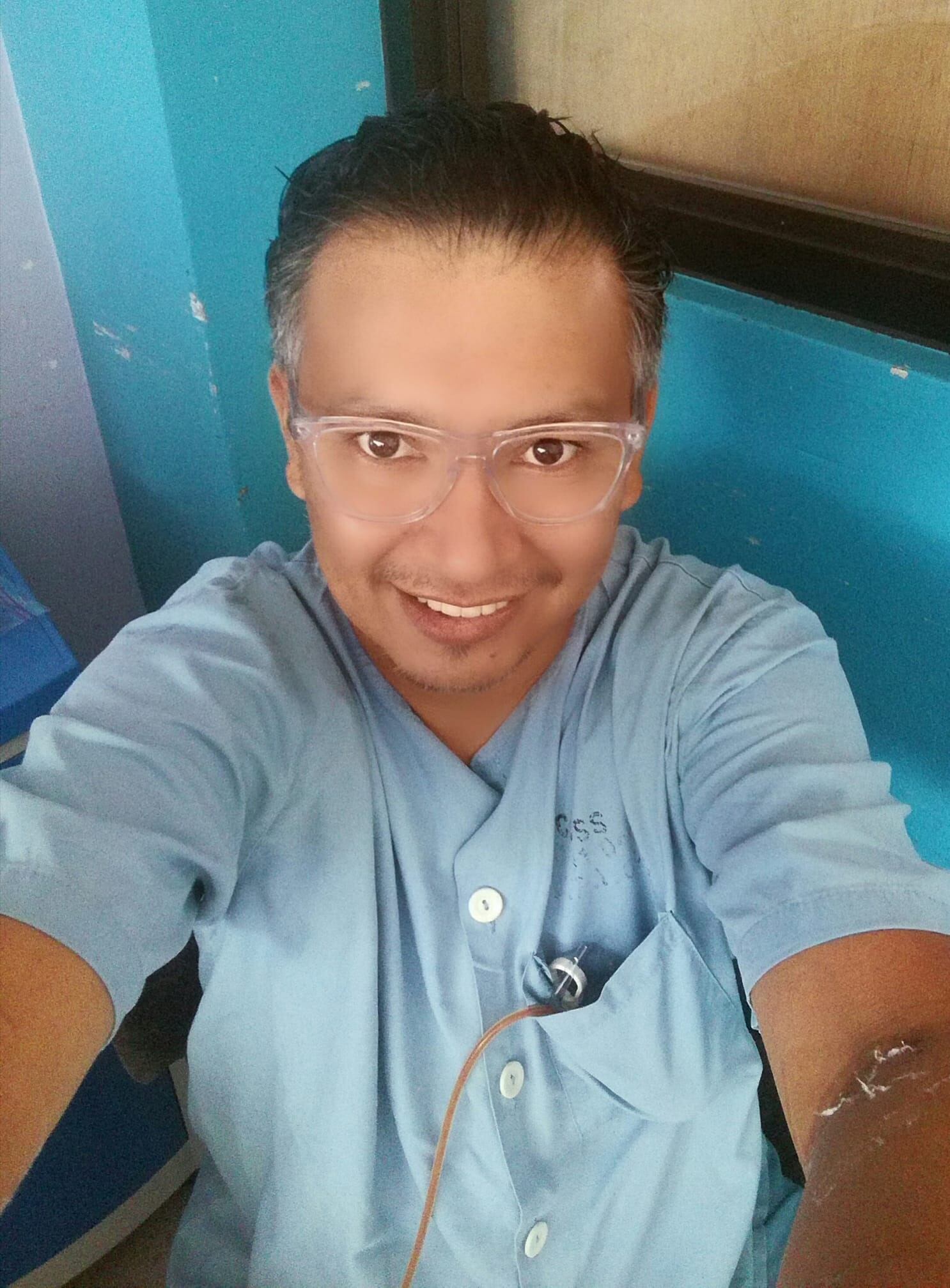 Cristian Zamora Morales, cantante que resultó herido por bala perdida en La Unión. Foto tomada de Facebook.