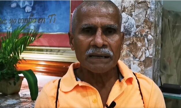 más de 200 romeros que recorren 308 kilómetros desde Río Claro hasta la basílica de nuestra señora de los Ángeles en Cartago, trayecto en el que durarán 9 días. En la foto, Manuel Antonio Vega Barquero, conocido como Chalazo.