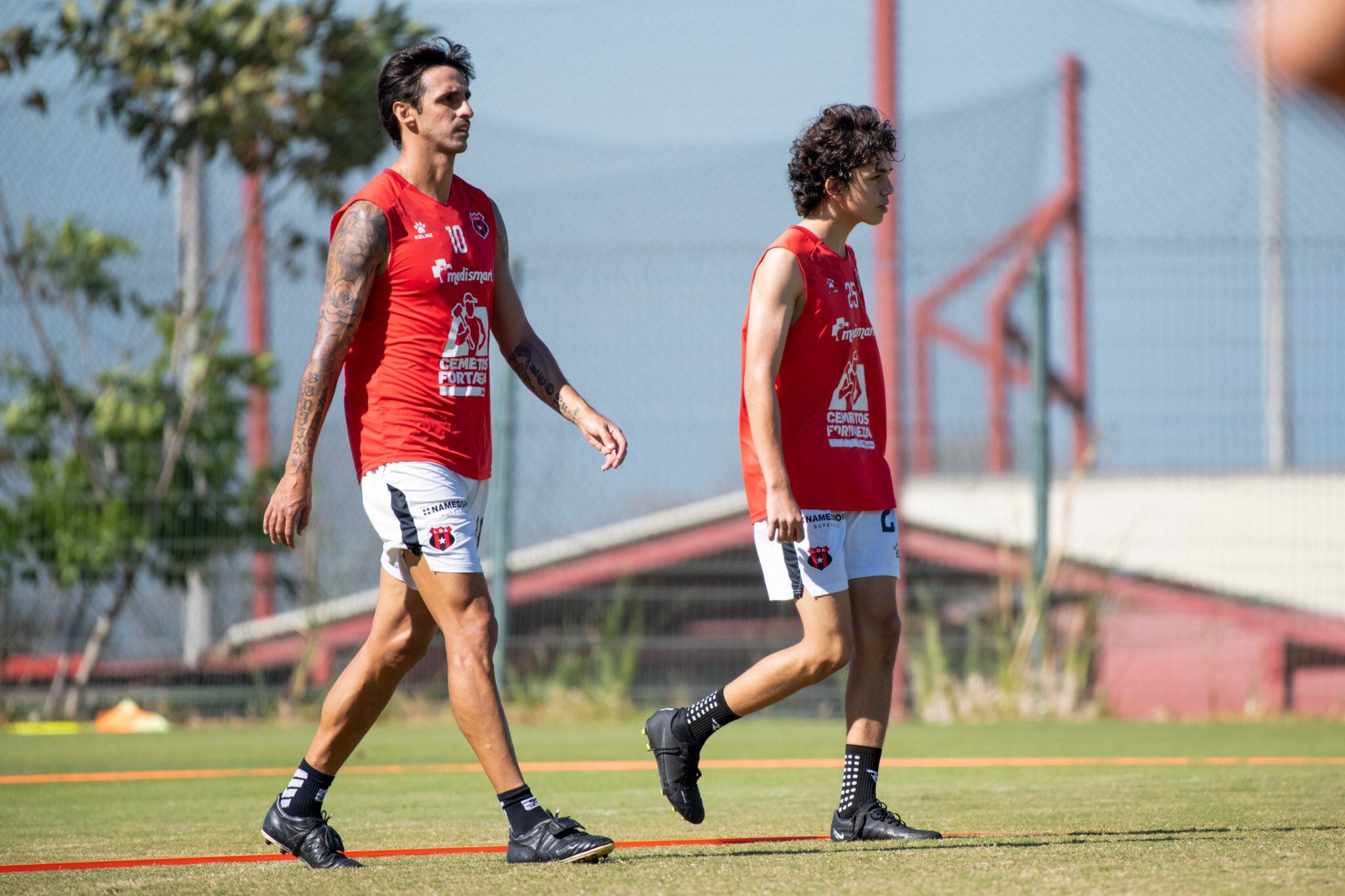 Bryan Ruiz y Matias Ruiz, padre e hijo
