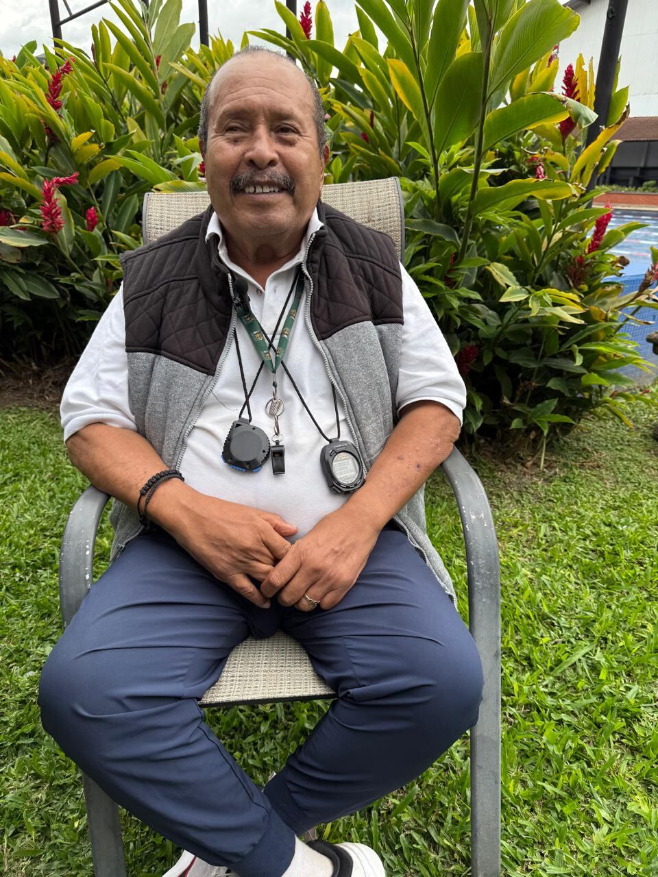 El entrenador de natación Francisco Rivas da su versión sobre las denuncias que surgieron este lunes, por presuntas agresiones. Fotos Eduardo Vega.