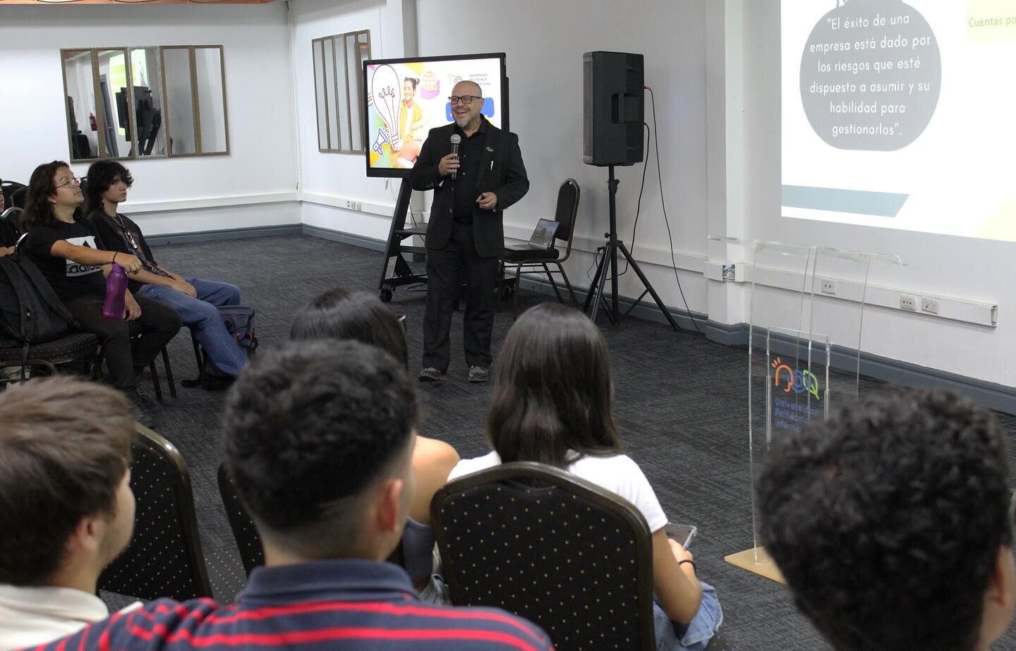 La Universidad Politécnica Internacional (UPI) lanzó un muy buen plan de becas de hasta el 50% de descuento para que nadie se quede sin estudiar por falta de recursos económicos.