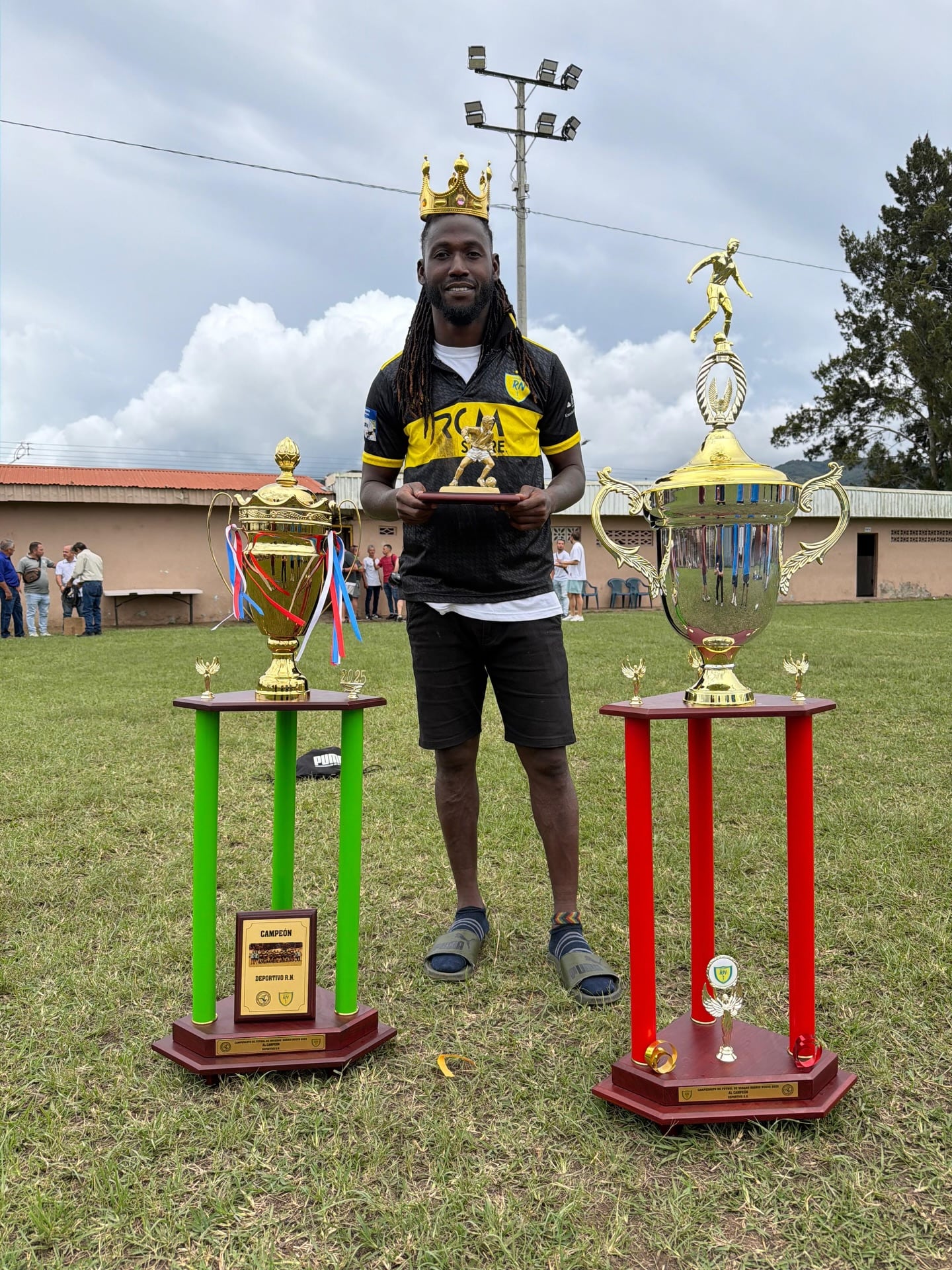 Rogelio Raúl Tathum Murray murió tras rescatar a dos niñas en playa Moín, Limón. Foto: Tomada de Facebook