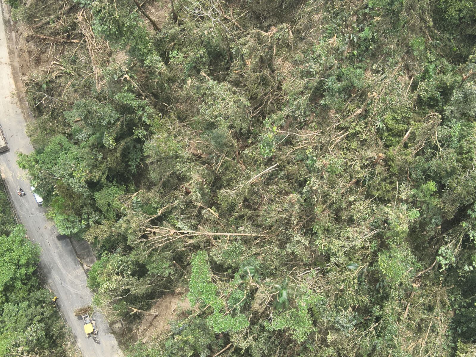 fotografías tomadas con dron la tarde de este sábado durante la inspección realizada por autoridades del MOPT y la CNE del kilómetro 28 de la Ruta Nacional 32,