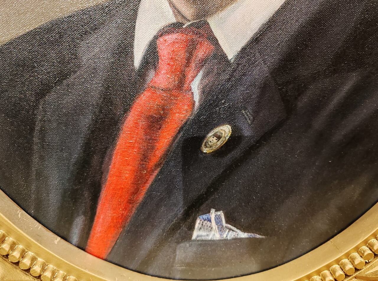 Detalles del retrato de Carlos Alvarado