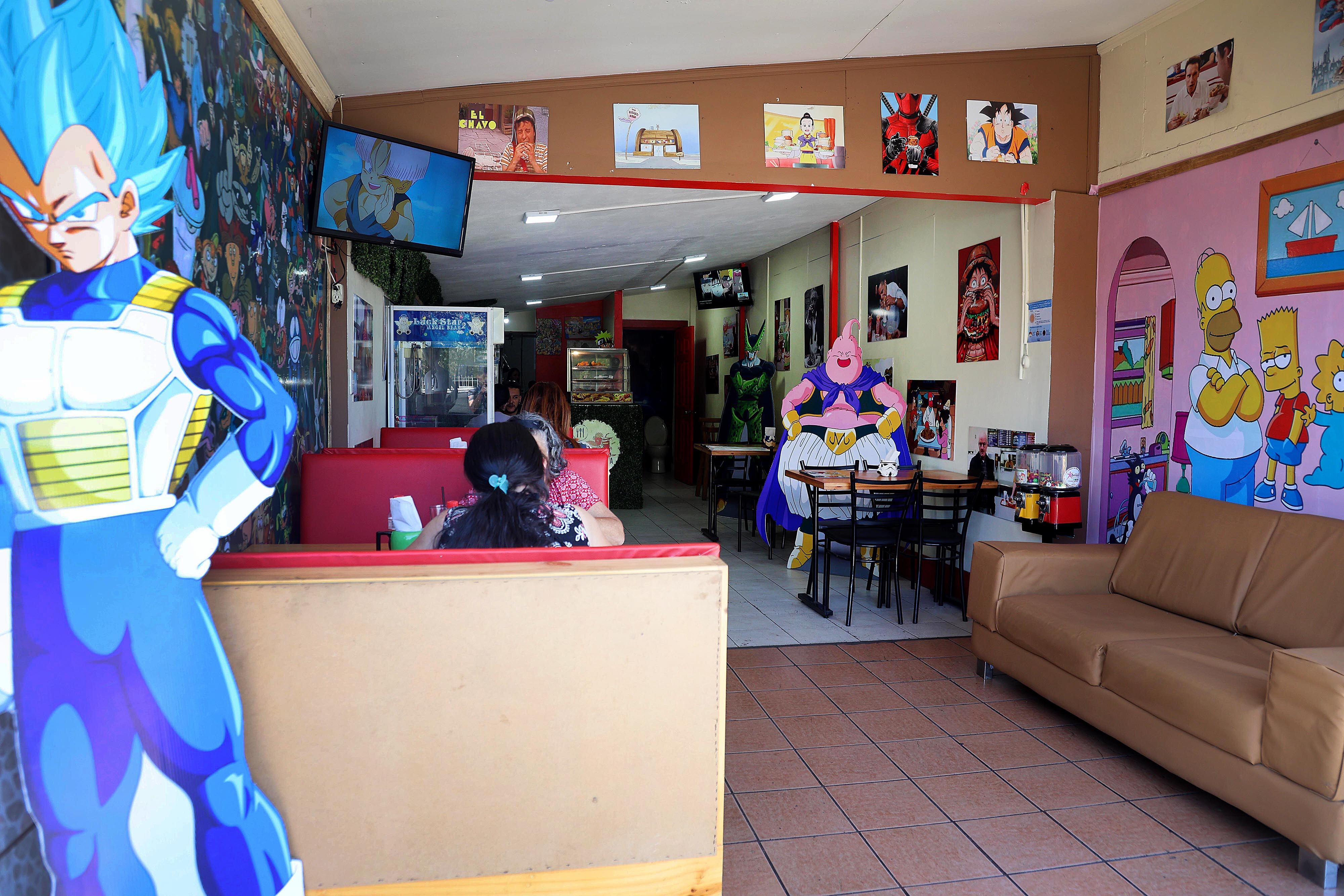 17/04/2024 Tejar del Guarco, Cartago. Soda La Comelona ofrece variado menú de comidas rápidas, incluyendo hamburguesas, papas fritas, nachos, canasta de chicharrones, etc. Foto: Rafael Pacheco Granados