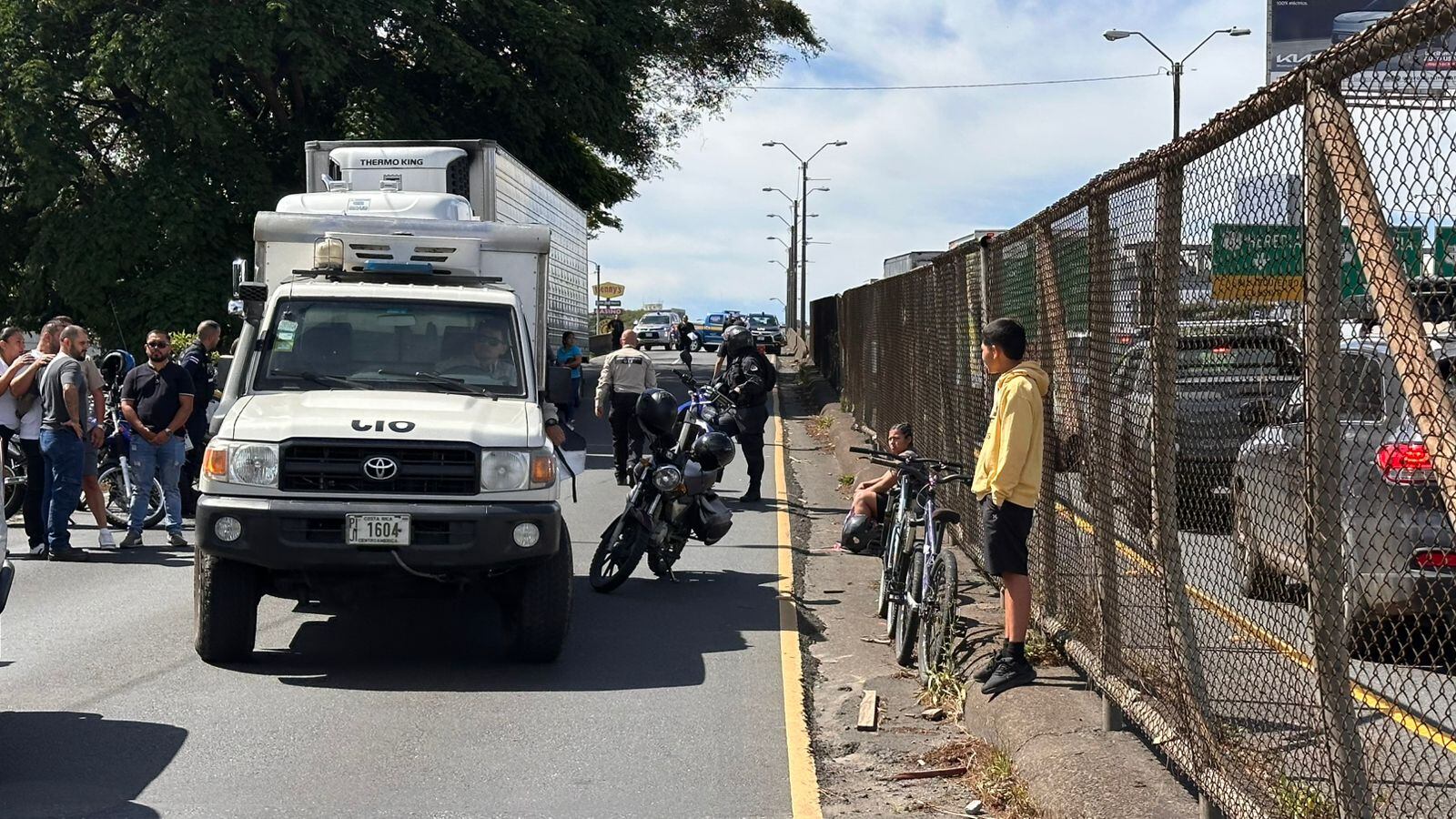 Accidente en el puente Juan Pablo II dejó una mujer fallecida. Fotos: Alonso Tenorio
