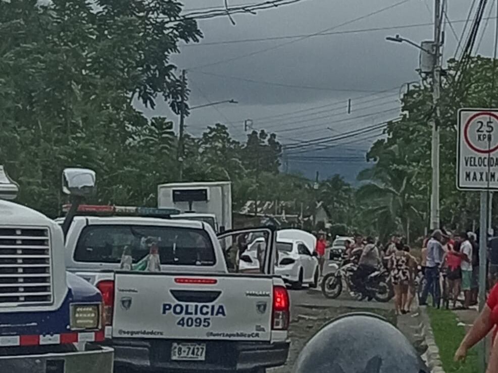 La balacera ocurrió frente a una escuela en Pocora. Foto tomada de redes.