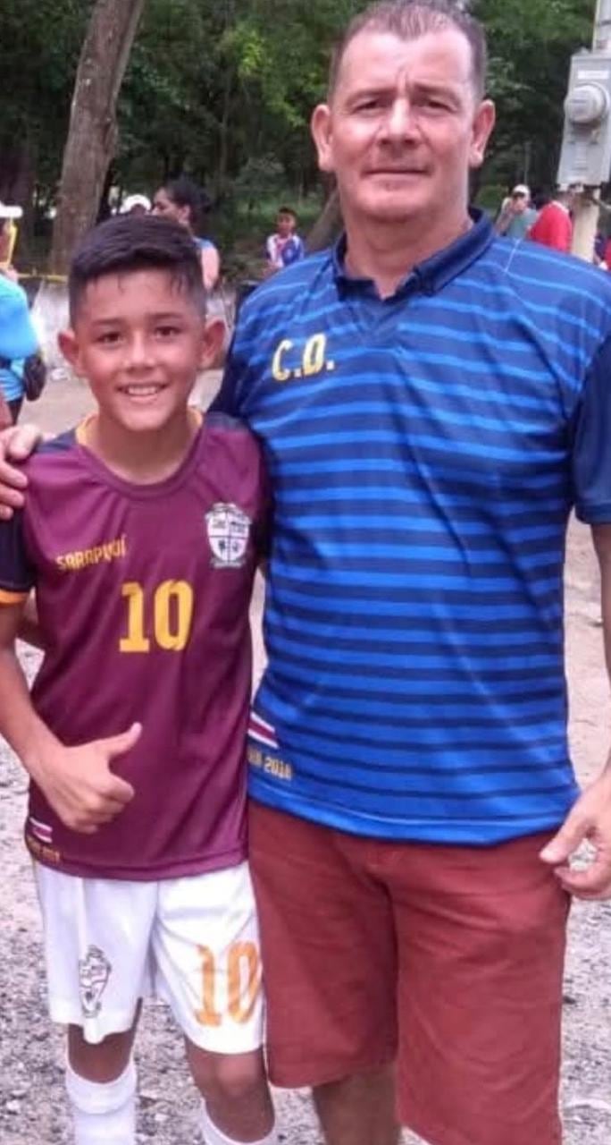Don Claudio Montero ha sido un pilar para su hijo en el fútbol desde que era un niño.