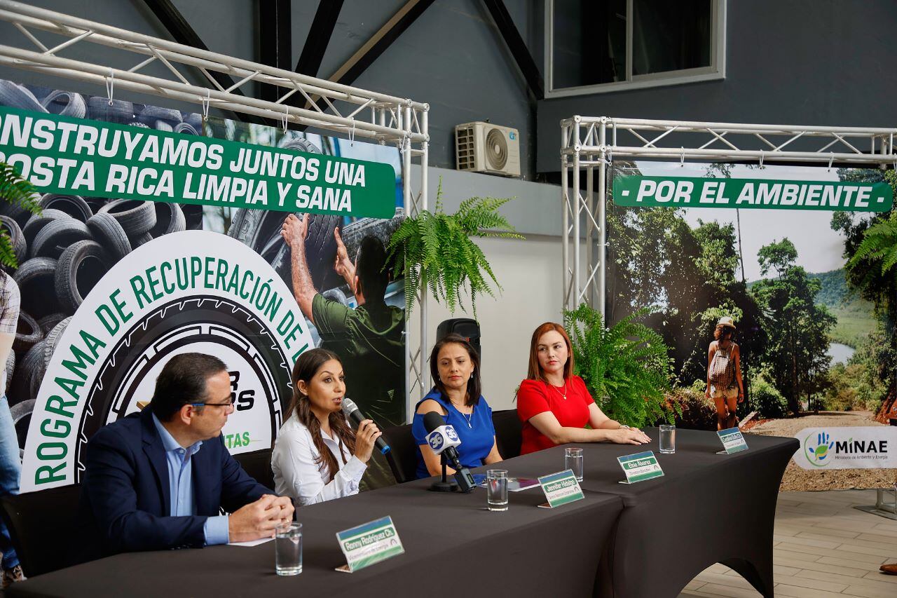 Ya funciona el nuevo Programa de Recuperación de Llantas Star Cars-Fundellantas, una iniciativa producto de la alianza de estas dos organizaciones, que cuenta con el apoyo del ministerio de Salud y el ministerio de Ambiente y Energía (MINAE), así como la participación de Cementos Progreso