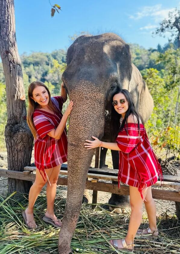 La exreina de belleza Marisol Soto y su hija Marianne en Tailandia