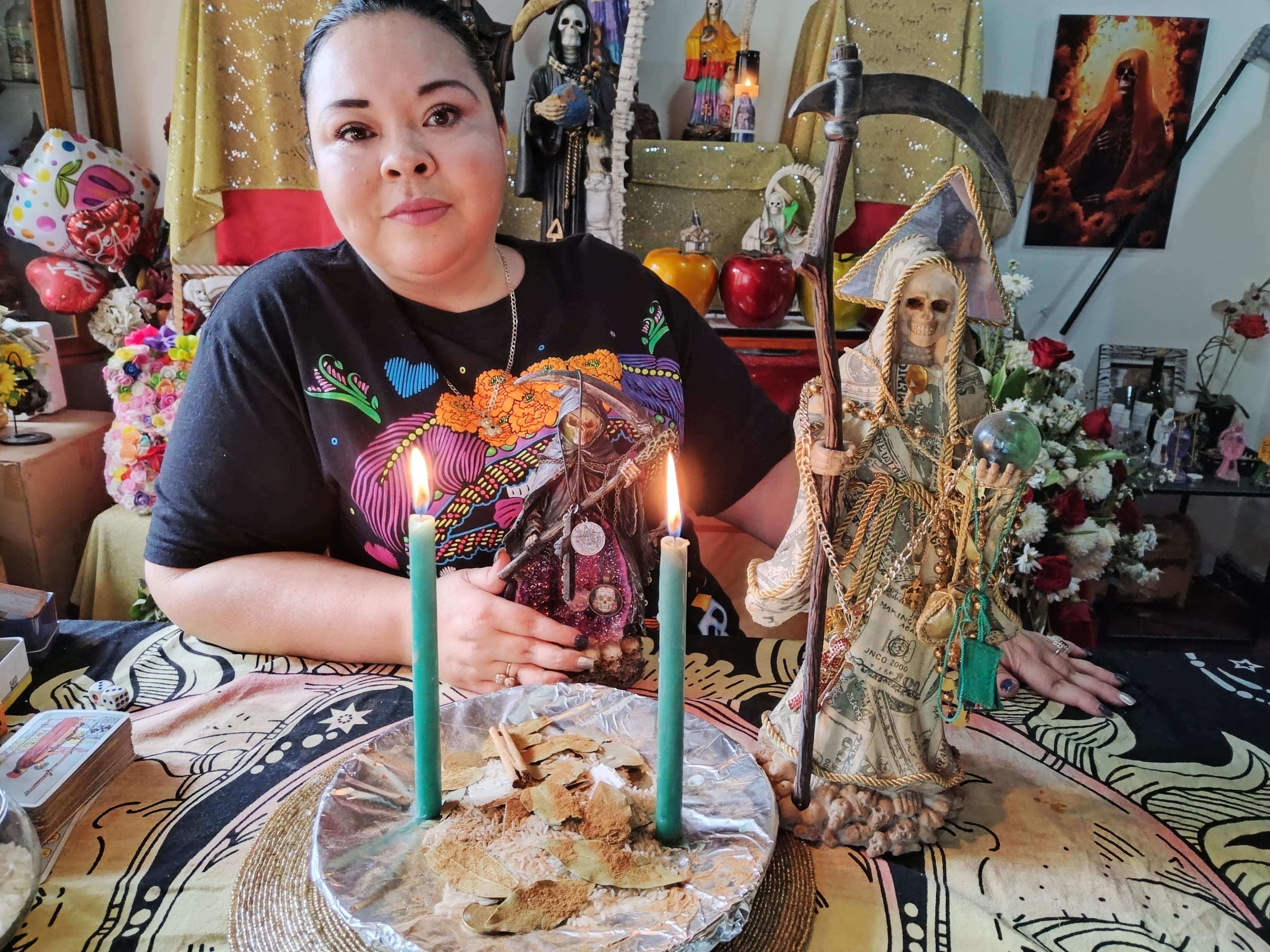 Mithzi Bonilla Solano, mejor conocida en redes sociales y el mundo real como Mithzi Tarot, le tiró las cartas del tarot al Gordo Navideño 2023