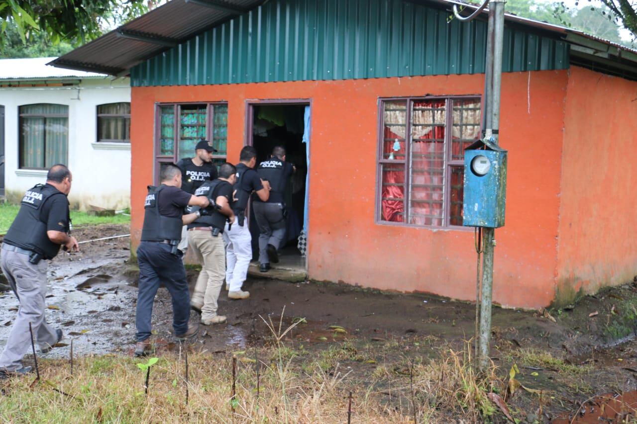 Allanamiento por homicidio de adulto mayor en La Rita de Pococí, Limón. Foto Reyner Montero