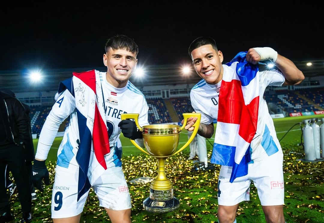 Orlando Galo y Anthony Contreras se proclamaron campeones en Letonia, con el Riga FC. Instagram Riga FC.
