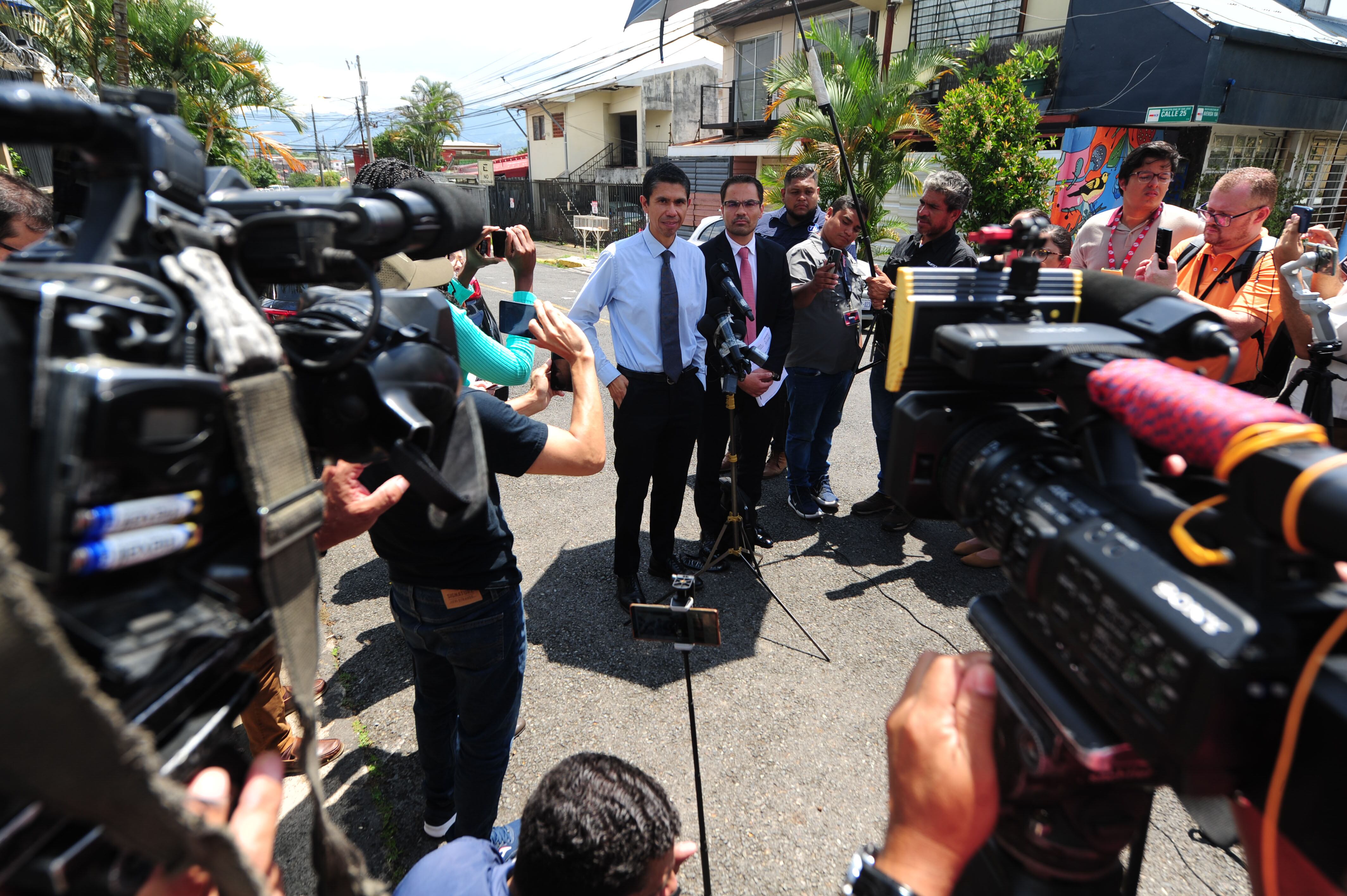 05/09/2024 Fiscalía General, Señor Luis Amador y su abogado Sr Gerardo Huertas. Fotografía Marvin Caravaca.