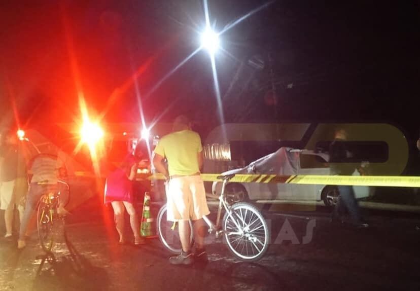 El hombre murió dentro de su carro. Foto RCP Noticias.