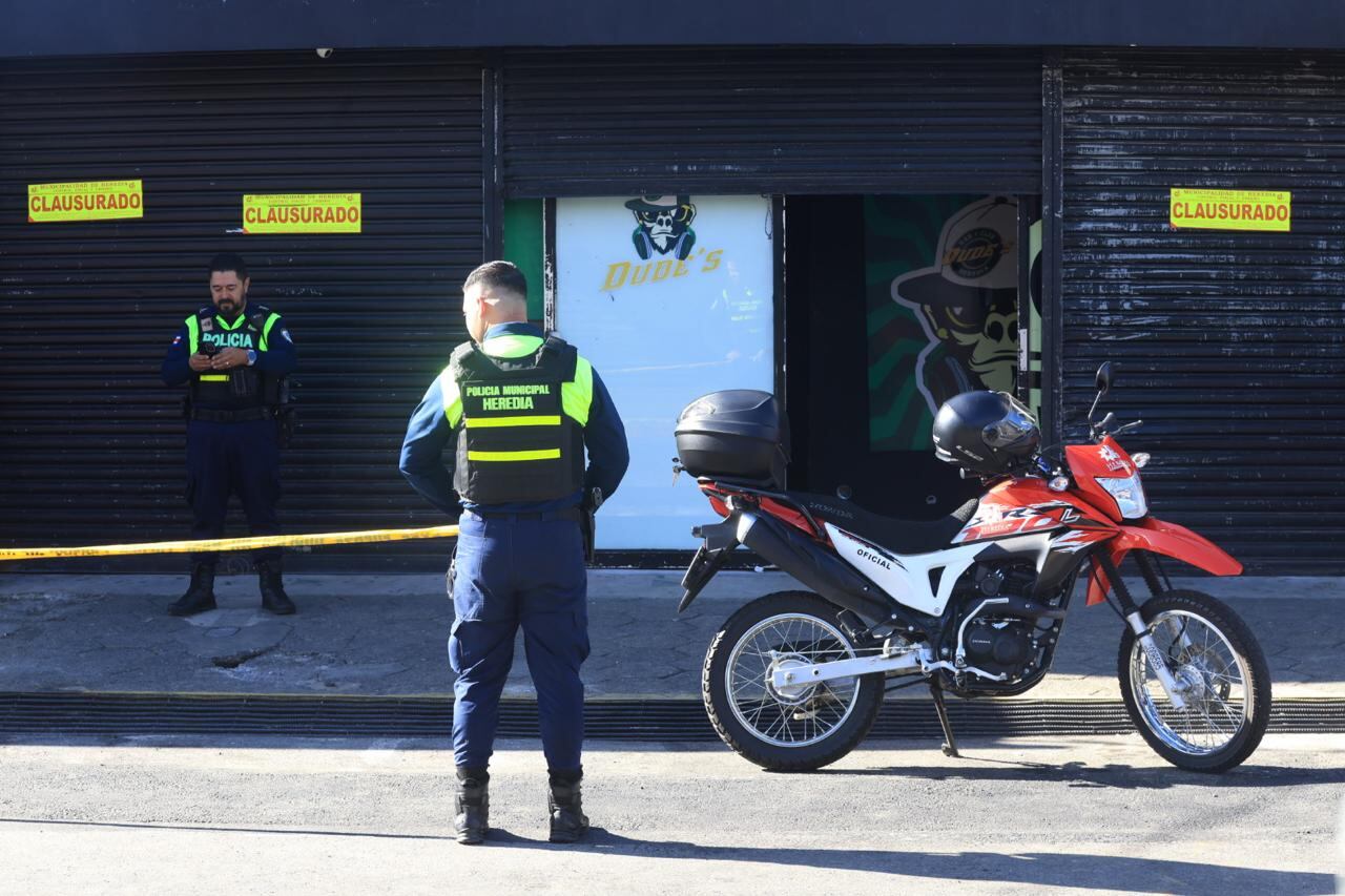 Este es el bar donde encontraron a dos primos en Heredia, a 25 metros de la UNA