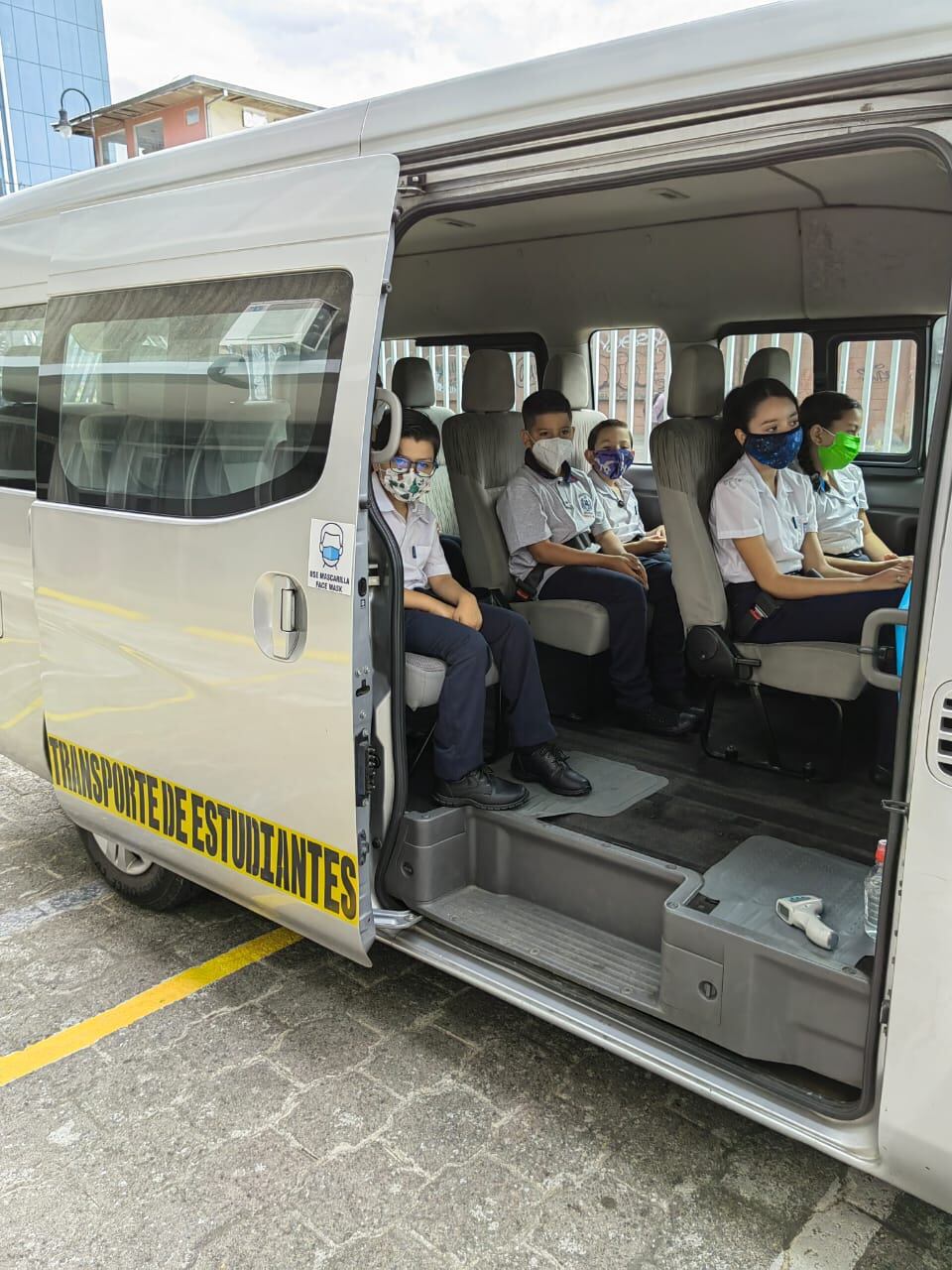 Este 17 de febrero arranca el curso lectivo 2022 por lo cual miles de niños y jóvenes se transportarán en buseta o bus a sus centros de estudio