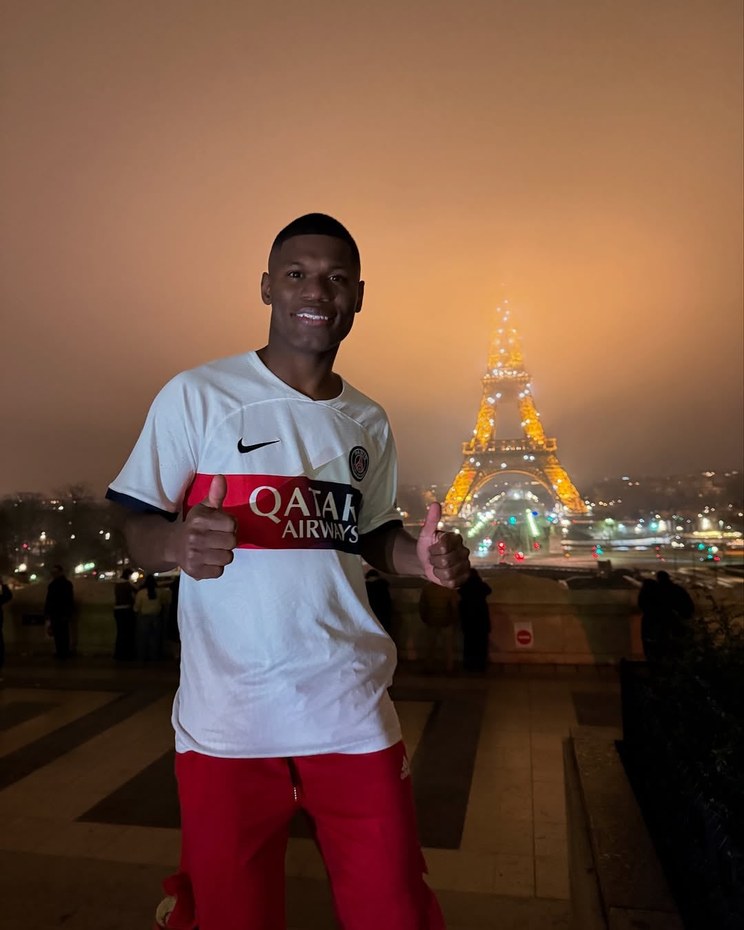 JH ha compartido con Keiz y Celeste Rodríguez que se lo llevaron de tour para que conozca el país