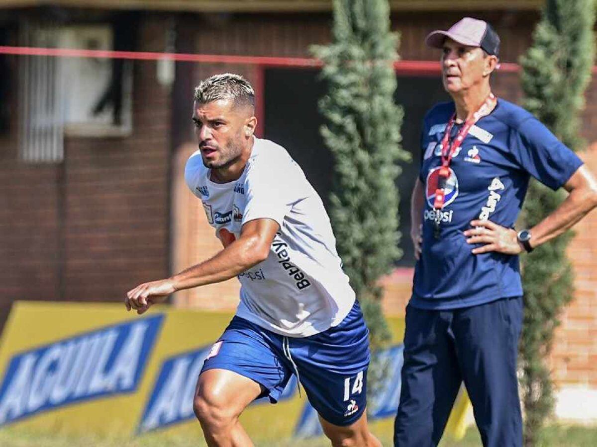 Iago Falque ya conoce el estilo de Alexandre Guimaraes tras jugar en el América de Cali en el 2022. Foto: @espinalpipe