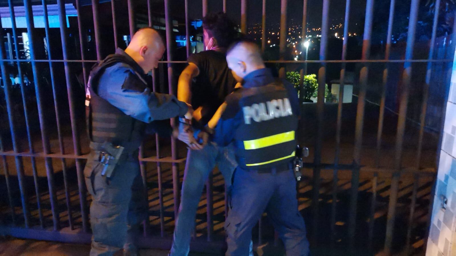 Alias Chucky fue sorprendido cuando viajaba en un carro junto a otros tres hombres. Foto MSP.