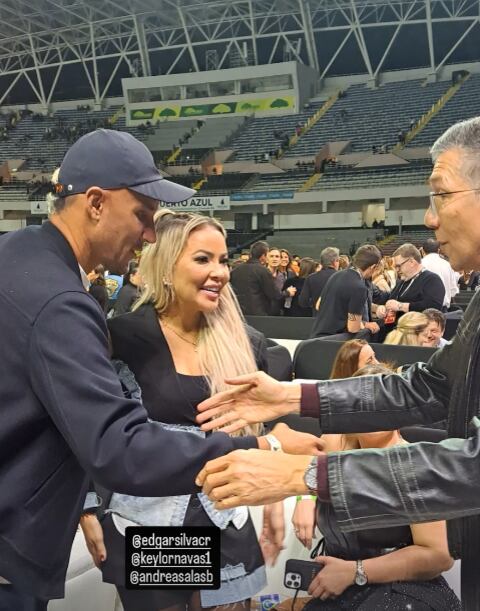 Keylor Navas y Andrea Salas en el concierto de Marc Anthony y Christian Nodal.