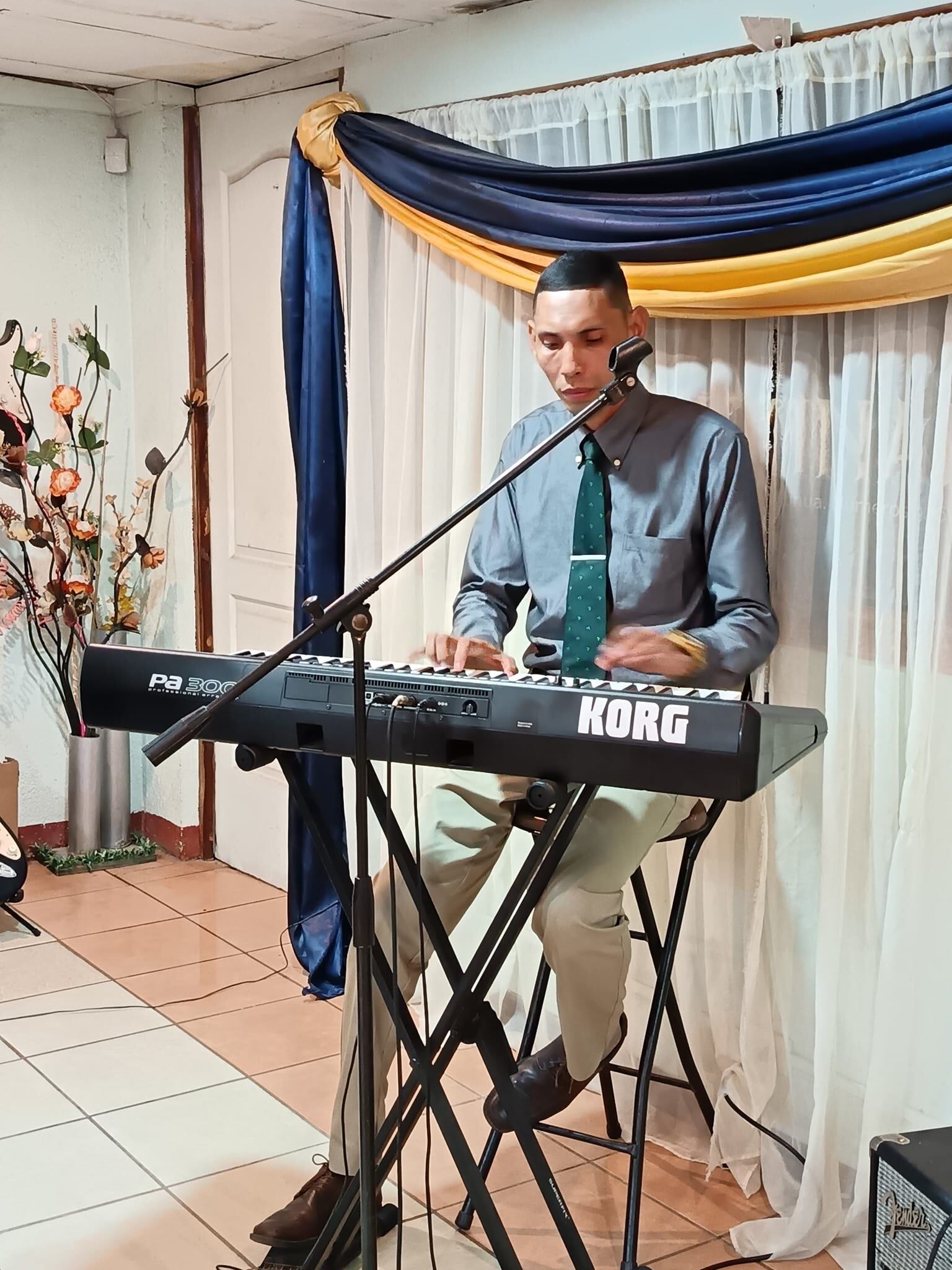 Luis Fernando Gutiérrez, de 41 años, es el conductor del camión de helados Pops que falleció golpeado por la caída de un árbol durante este temporal en El Salto de Bijagua de Upala, zona norte del país. Foto: Tomada de redes sociales