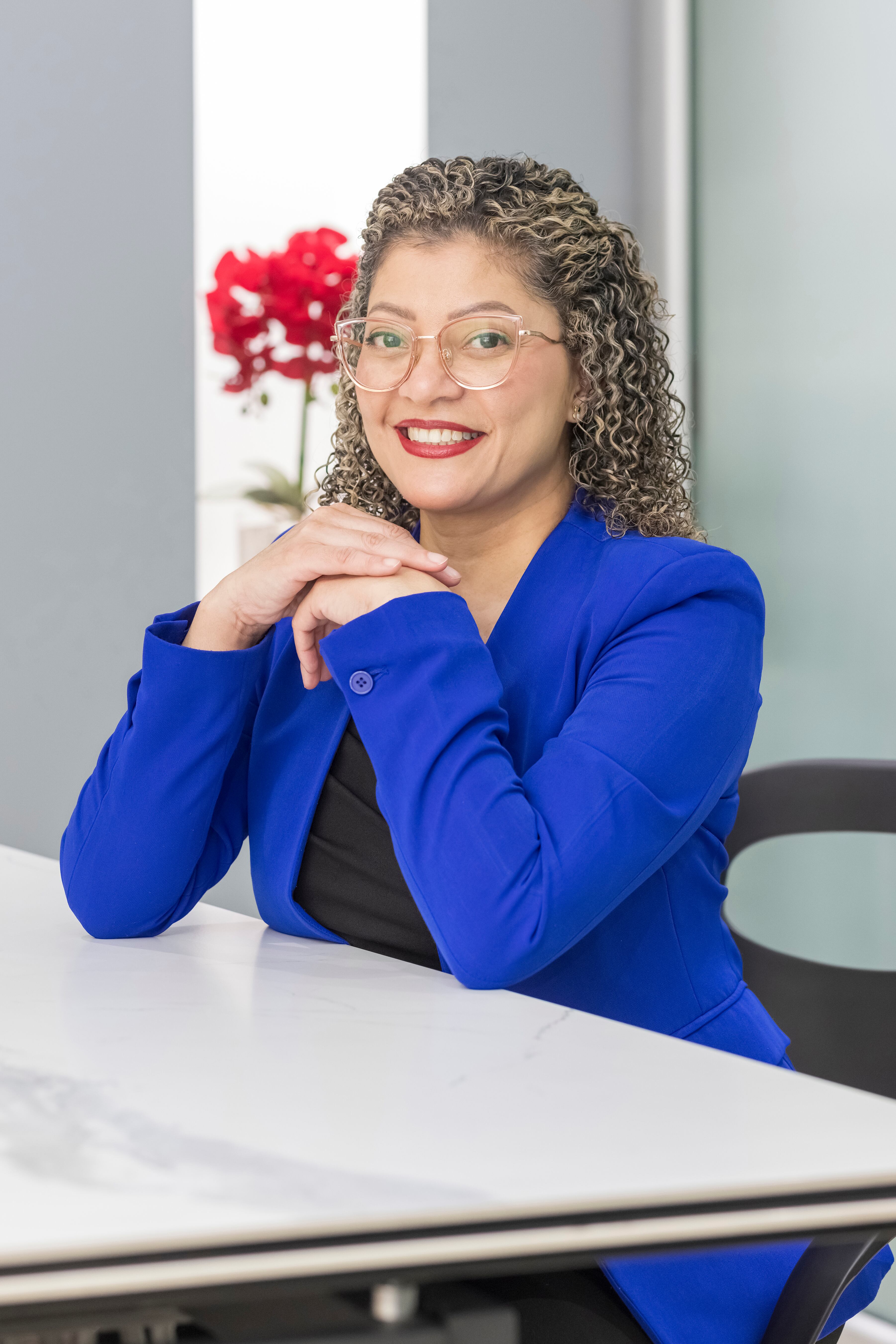 Rocío Quirós Gómez, una desamparadeña de 45 años, acaba de hacer historia en Costa Rica. Luego de 74 años desde la fundación del Colegio de Contadores Privados, finalmente una mujer asume la presidencia.